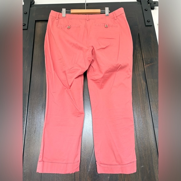 Le Chateau Coral Chino Capris - Picture 3 of 5